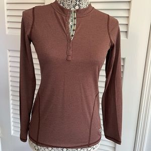 Mountain Hardware athletic top